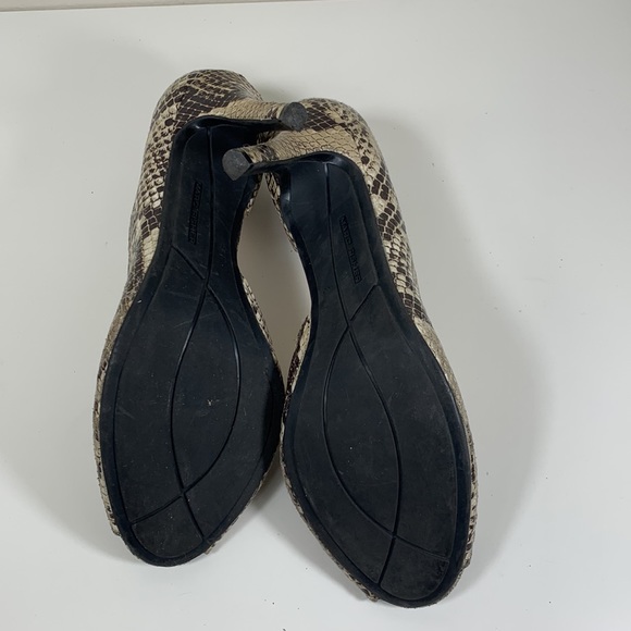 Marc Fisher peep toe pumps snake skin print - Picture 8 of 13